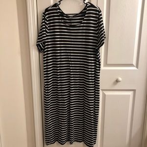 Striped black and white dress